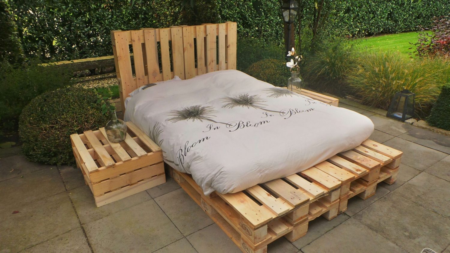 Op zoek naar een tweepersoons pallet bed? Kijk snel op Palletdeal.nl!