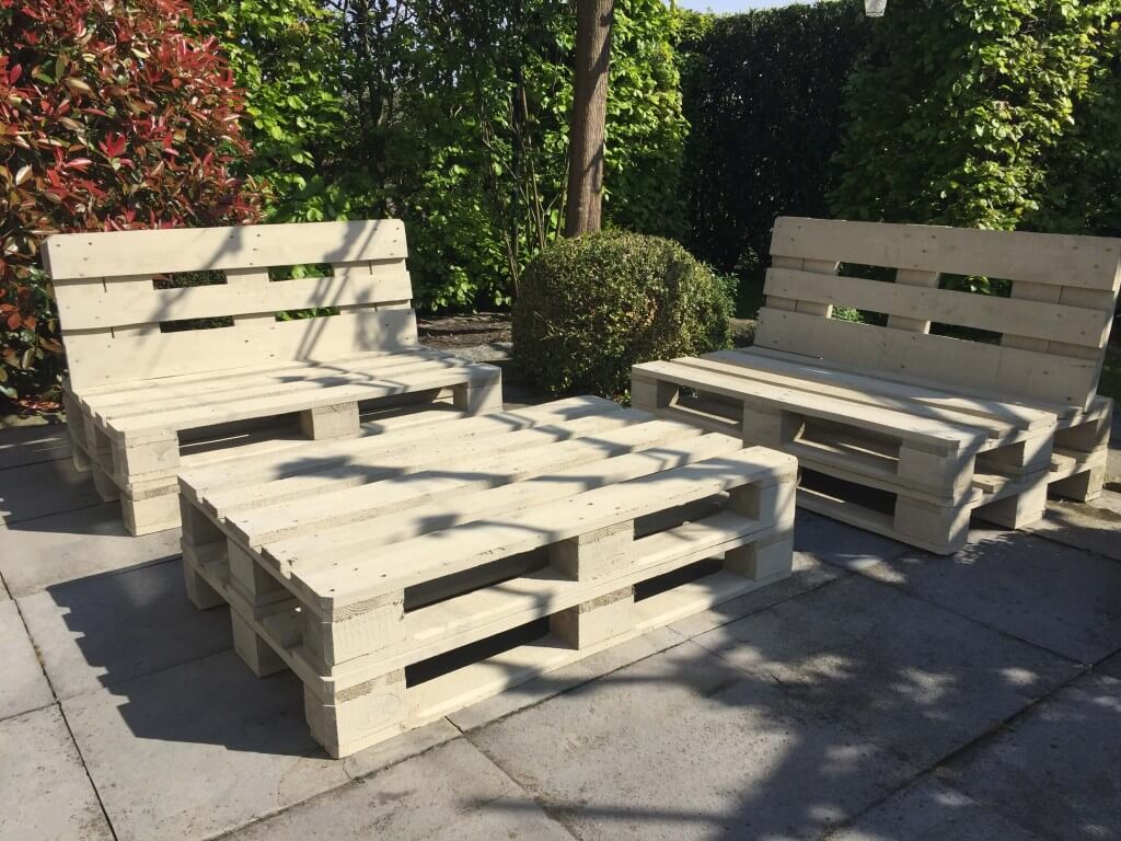 Geverfde pallet loungeset kopen? kijk snel op Palletdeal.nl!