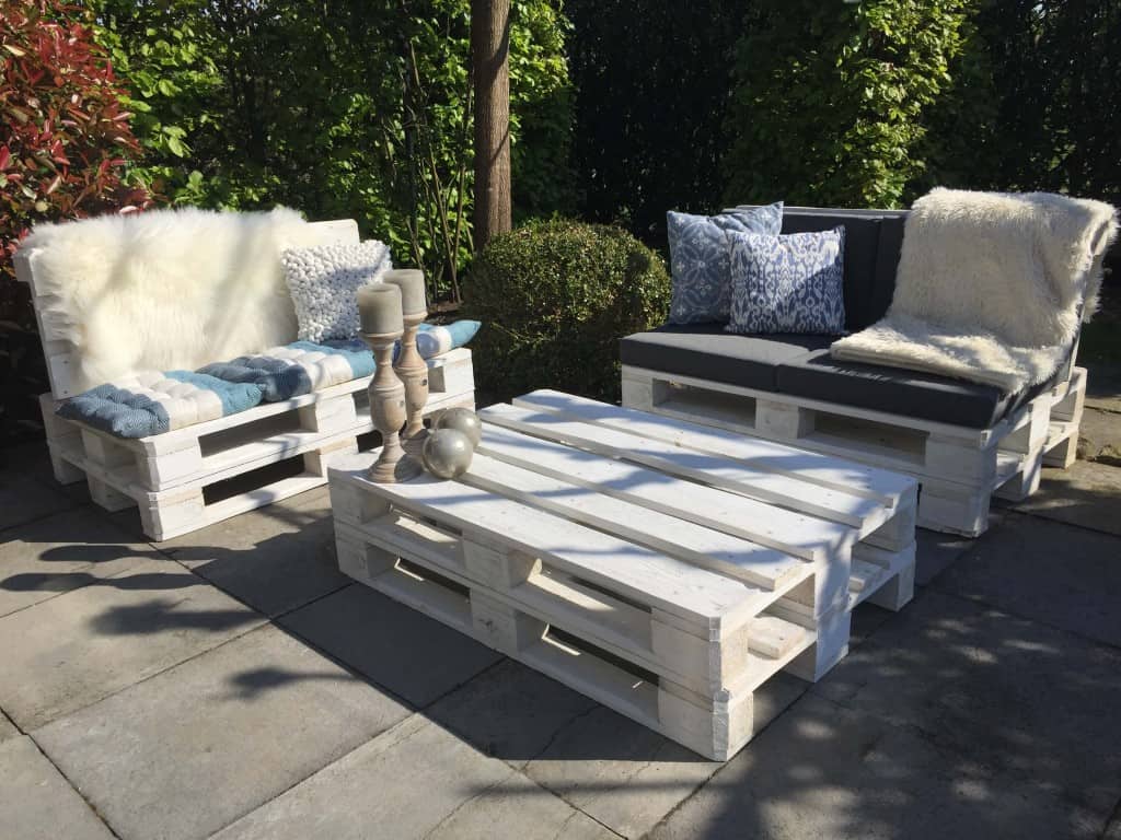 Geverfde pallet loungeset kopen? kijk snel op Palletdeal.nl!